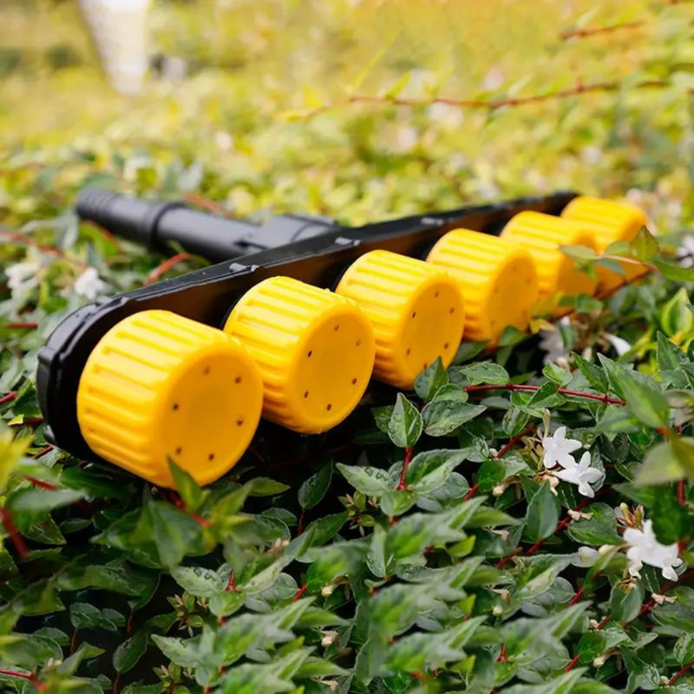 Garden Hose Spray Nozzle with Multiple Spray Patterns and Quick Connect