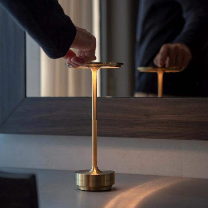 Touch Control Metal Desk Lamp with Four Brightness Stages and 150-Hour Battery