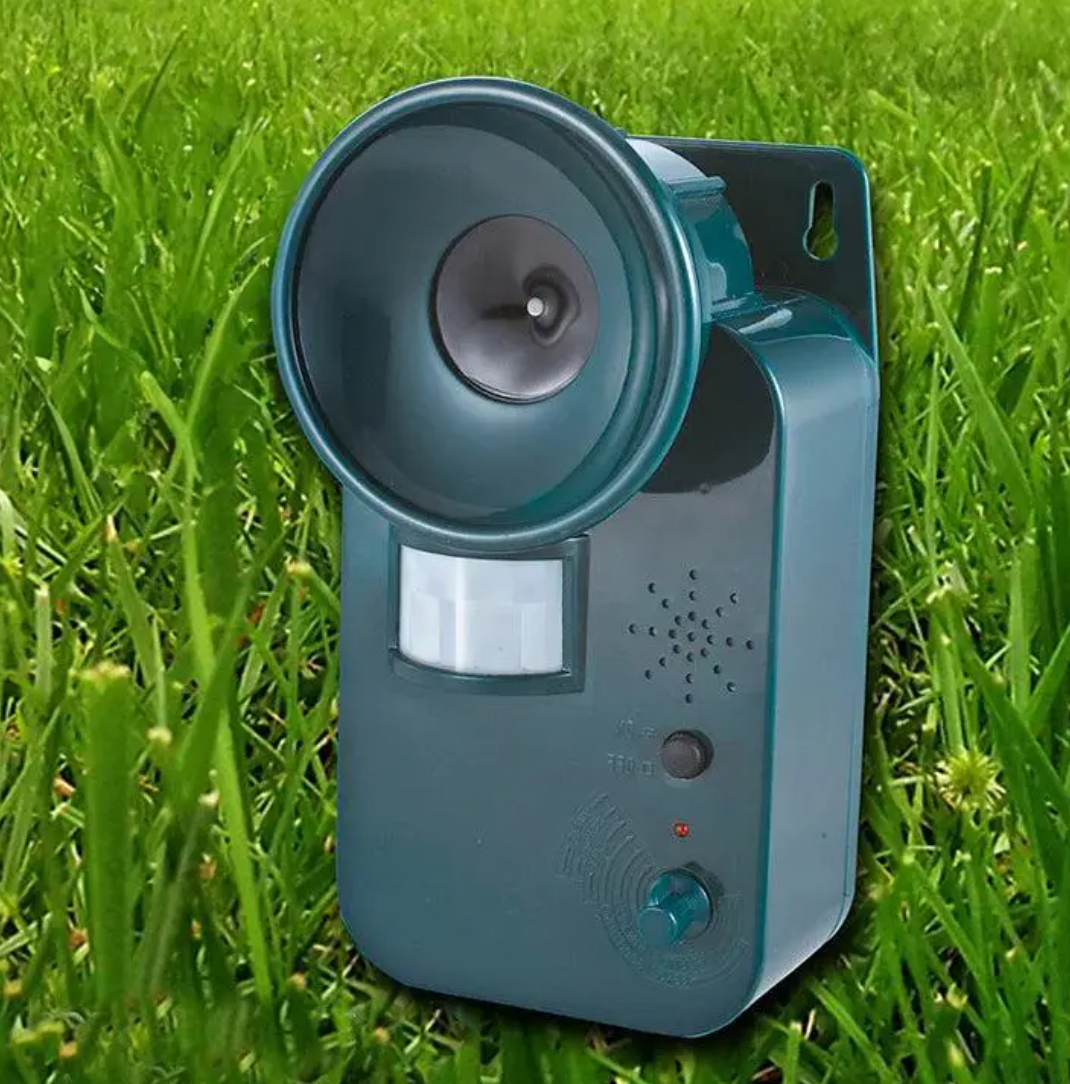 Ultrasonic Pest Repeller with Motion Sensor and Adjustable Frequency for 5000 Square Feet