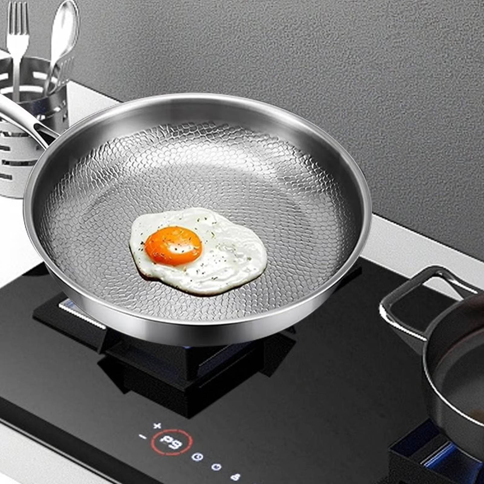 Titanium Steel Skillet with Fish Scale Texture and Thick Bottom for Even Cooking