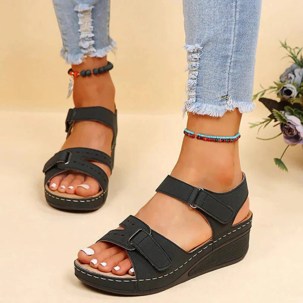 Women's Sandals with Contoured Arch Support and Adjustable Straps, Breathable Design