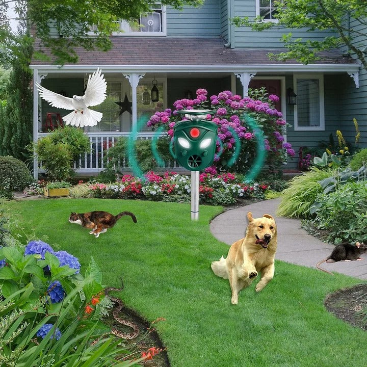 Ultrasonic Animal Repeller with 360-Degree Motion Detection and Solar Charging