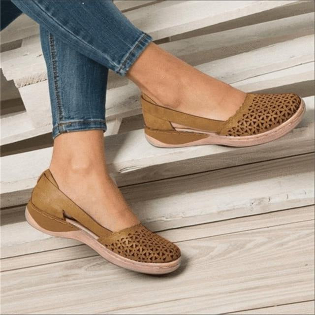 Wide Toe Box Moccasin Flats with Cushioned Insoles and Non-Slip Sole