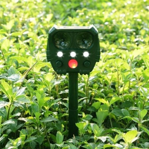 Solar Powered Snake Repeller with Motion Sensor and Flashing Light