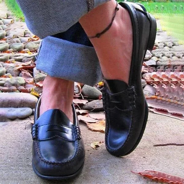 Women's Vintage Slip-On Loafers with Round Toe and Low Heel, All-Season Casual